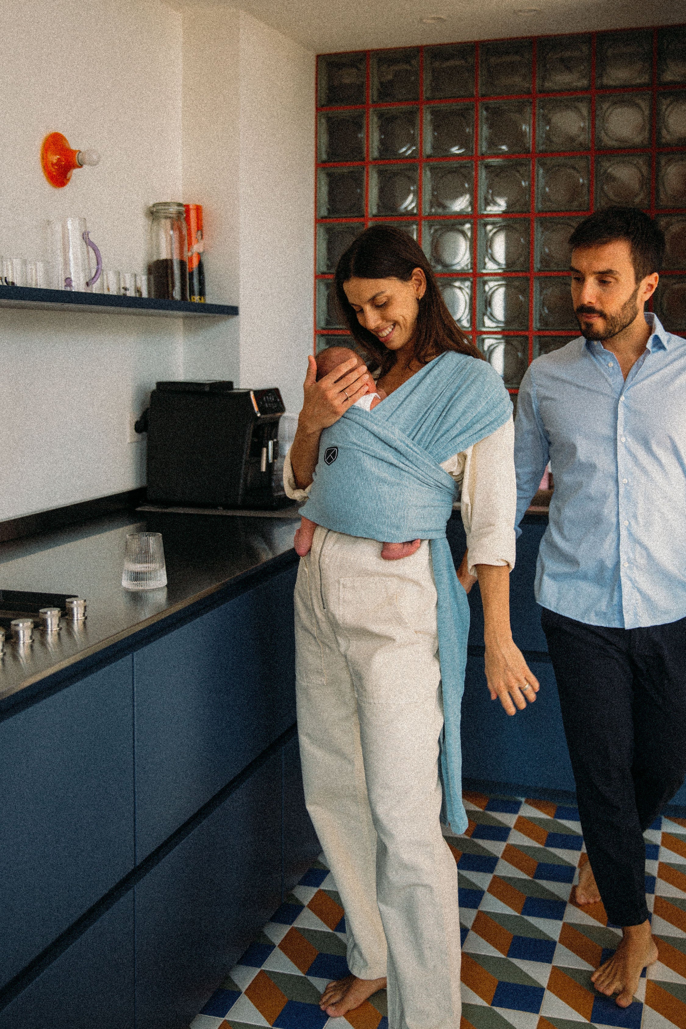 CUDDLE BAND Newborn Baby Wrap - Light blue - Image 4